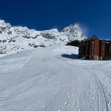 The Nest Alpine Loft Ski-in Ski-out * Breuil-Cervinia
