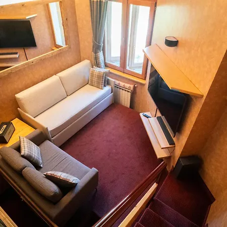 The Nest Alpine Loft Ski-in Ski-out Апартаменты