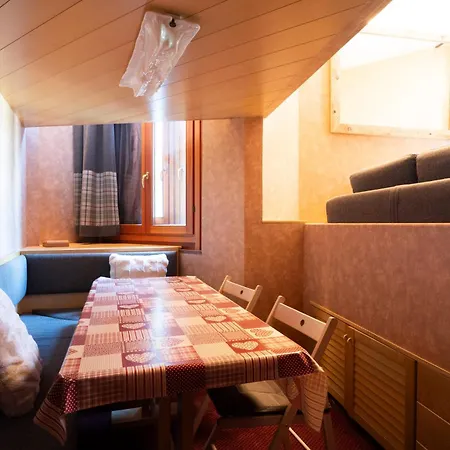 Апартаменты The Nest Alpine Loft Ski-in Ski-out